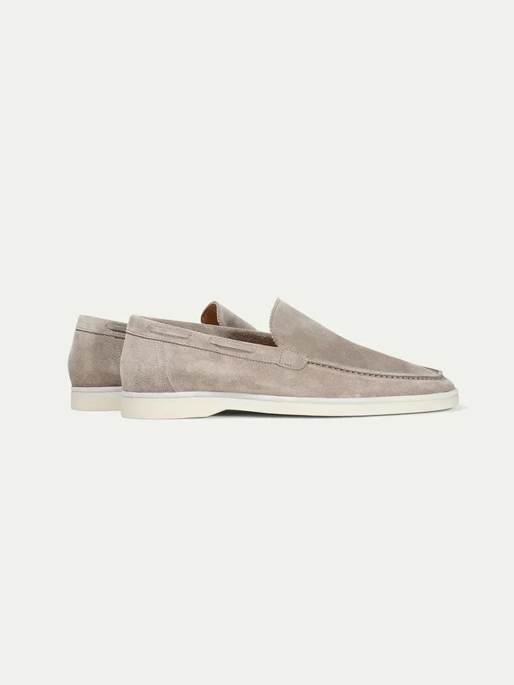 Klasyczne zamszowe loafersy Jasnoszare