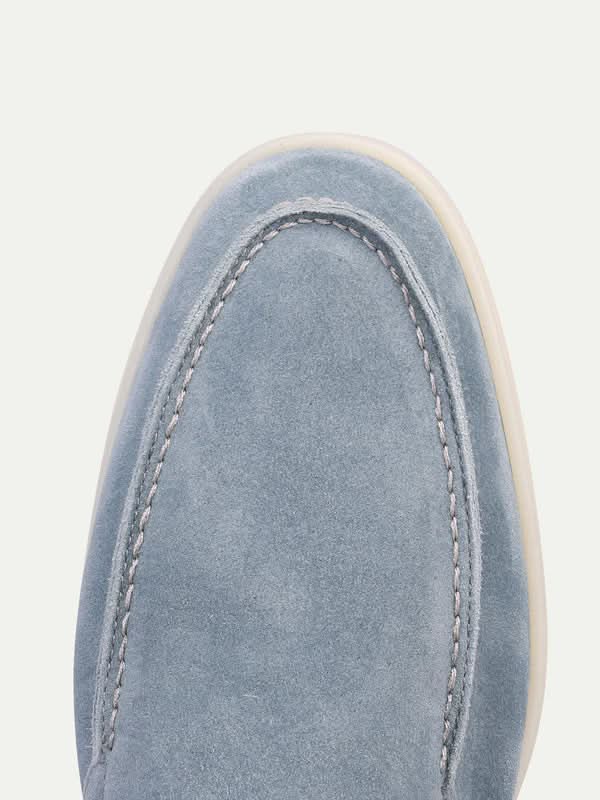 Klasyczne zamszowe mokasyny w kolorze baby blue