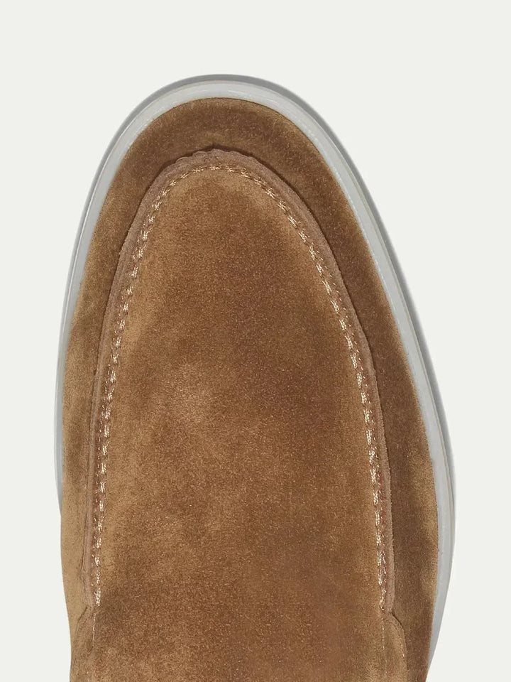 Klasyczne zamszowe loafery Desert